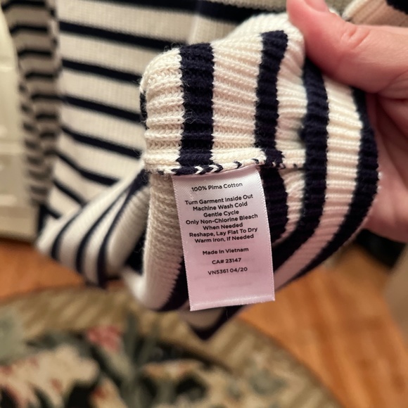 Talbots, Size Petite P, Blue and cream sweater with gold buttons - Picture 4 of 4